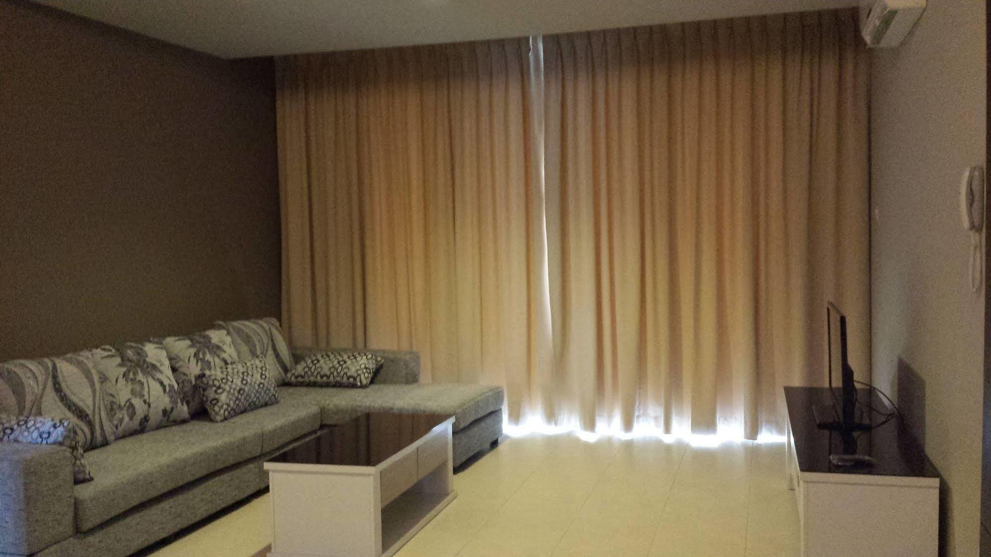 Tribeca Suites 古晋 外观 照片